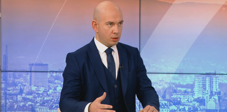 Скандалът расте! Македония съди бития депутат, още двама в ареста